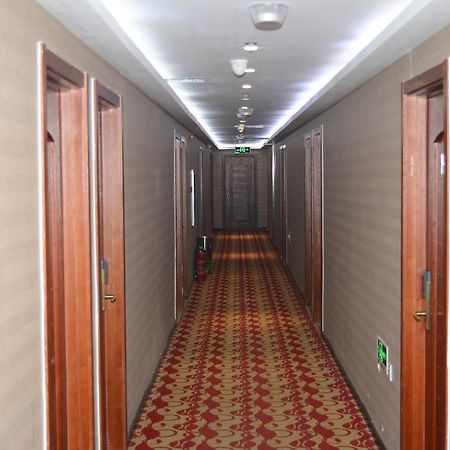 Отель Super 8 Beijing Daxing Huangcun Экстерьер фото
