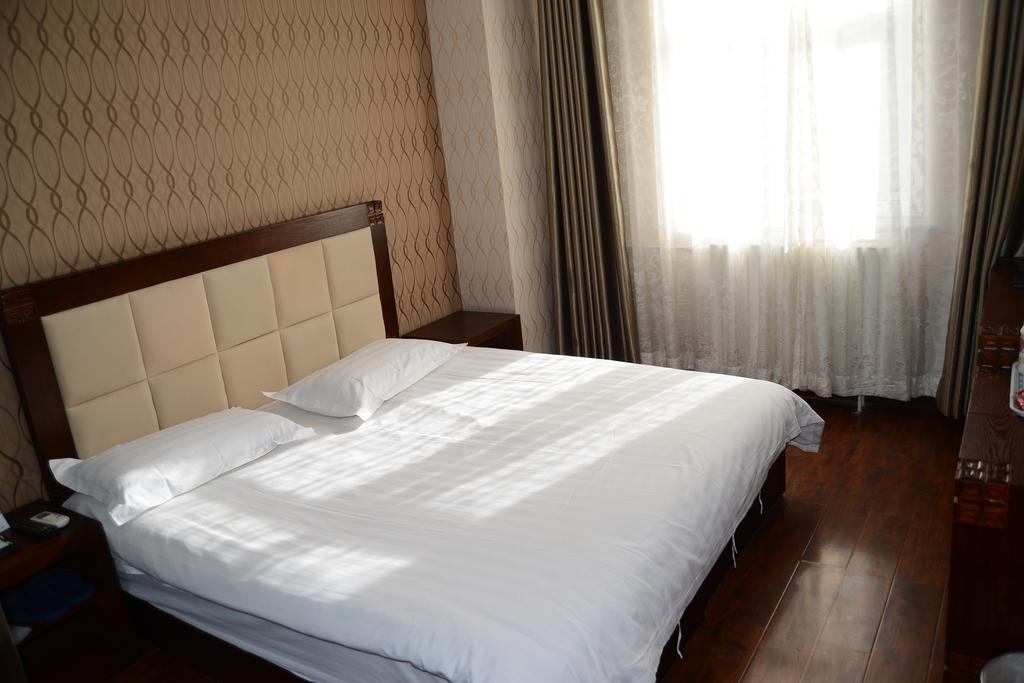 Отель Super 8 Beijing Daxing Huangcun Экстерьер фото